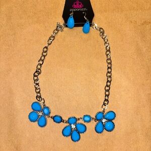 Paparazzi Vibrant Blue Floral Necklace Set